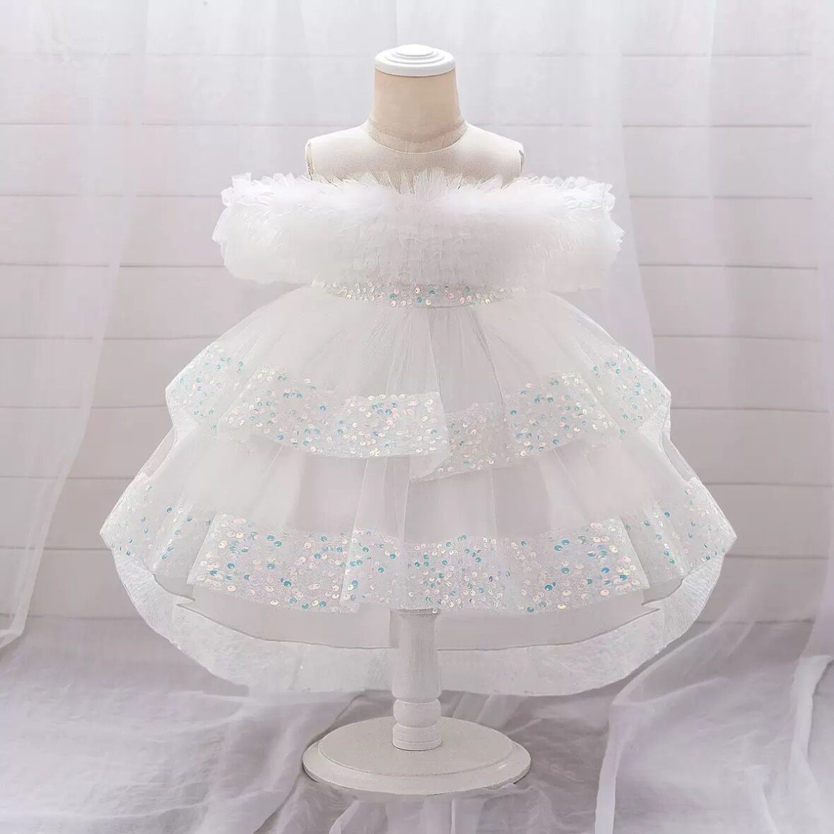 Toddlers and Baby Girls WhiteTulle Dress with Glitter Sleeves and Bow Waist